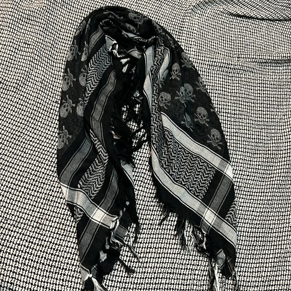 Skull scarf